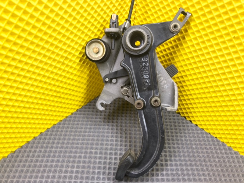 Педаль ручника, 1000 рублей, Калининград