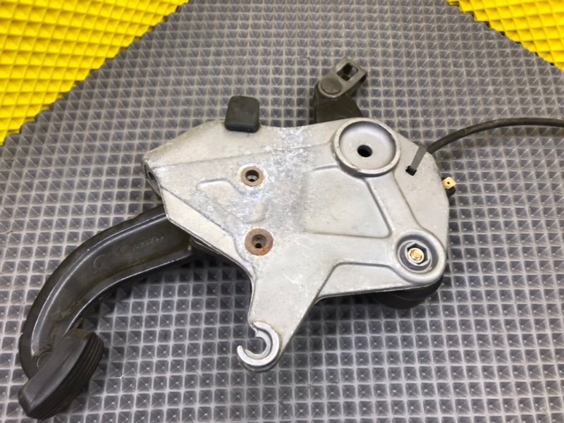 Педаль ручника, 1000 рублей, Калининград