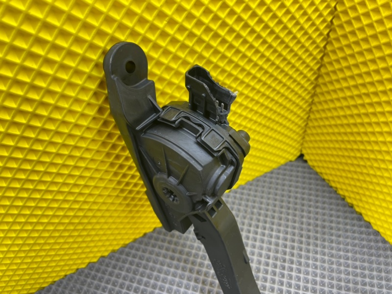 Педаль газа, 4600 рублей, Тверь