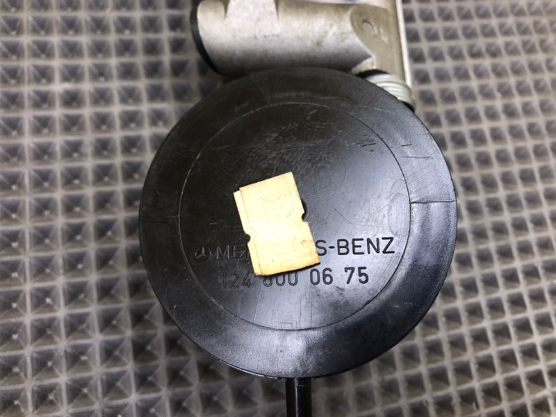 Механизм подголовников, 1000 рублей, Калининград