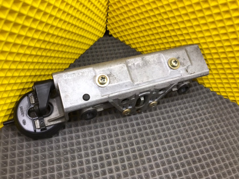 Механизм подголовников, 1000 рублей, Калининград