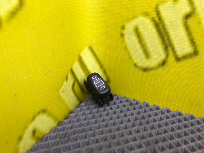 Кнопка стеклоподъемника, 500 рублей, Калининград