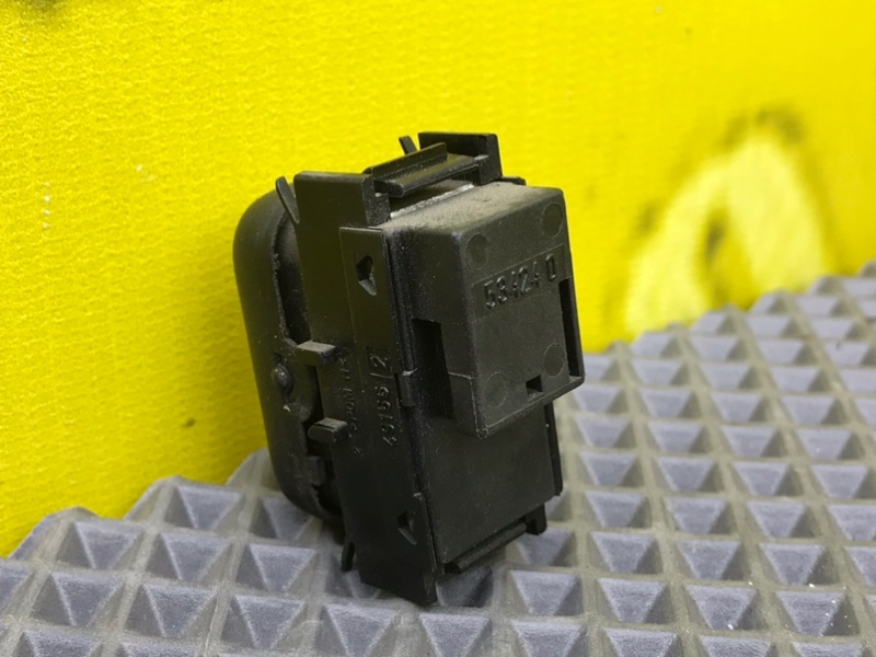 Кнопка стеклоподъемника, 500 рублей, Калининград