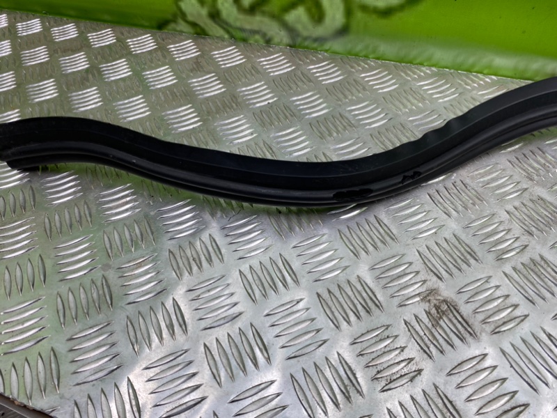 Уплотнительная резинка капота, 1000 рублей, Калининград