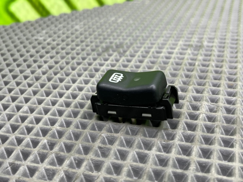 Кнопка обогрева заднего стекла, 700 рублей, Калининград