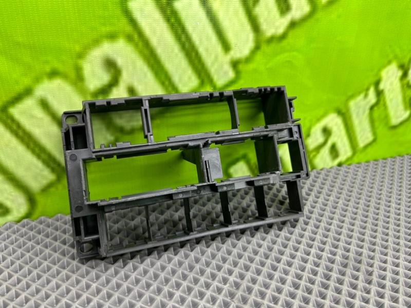 Кронштейн, 700 рублей, Калининград