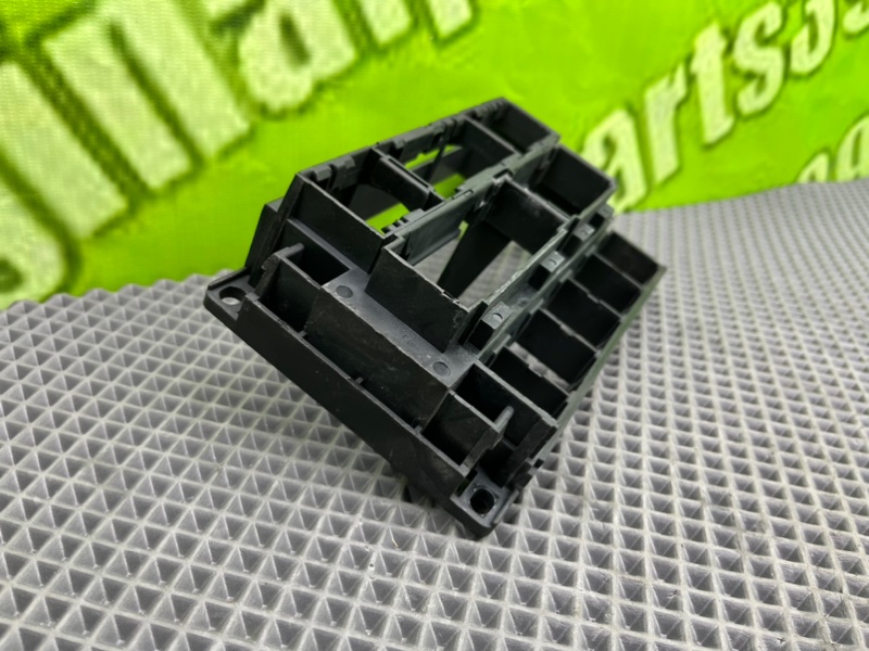 Кронштейн, 700 рублей, Калининград