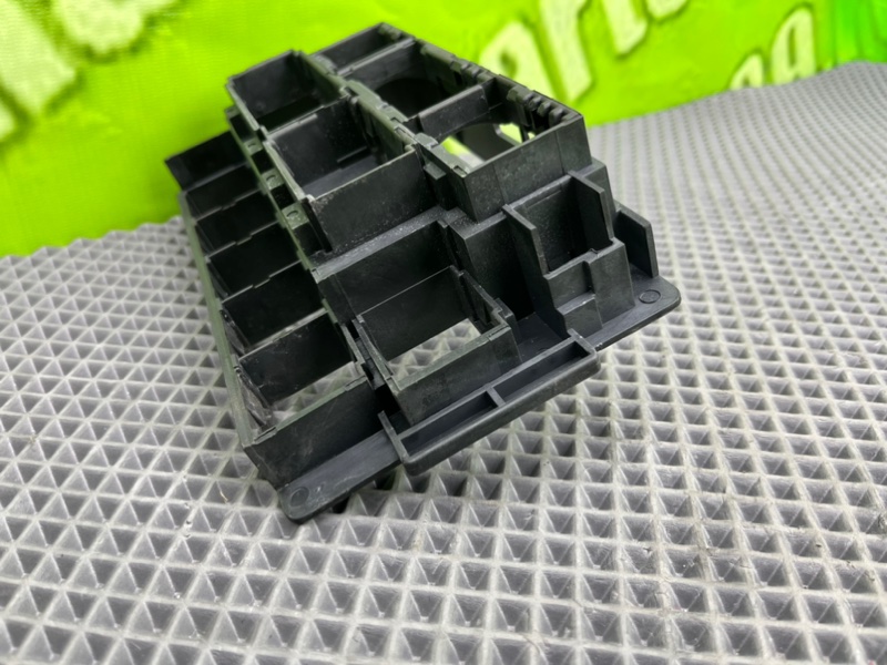 Кронштейн, 700 рублей, Калининград