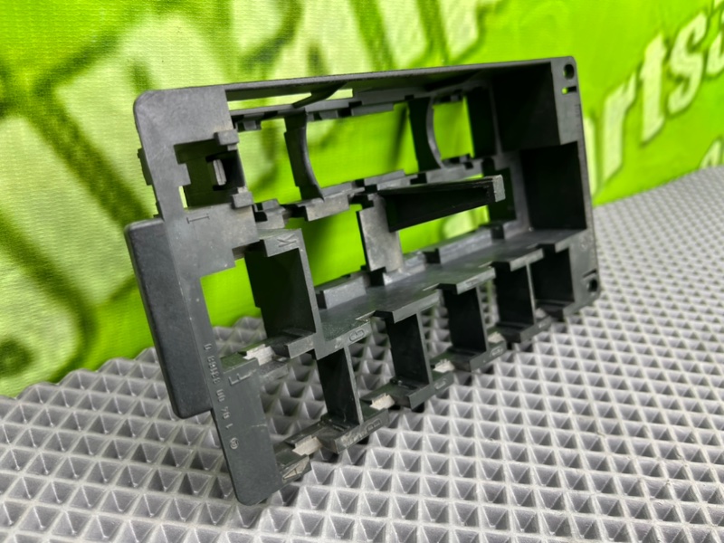 Кронштейн, 700 рублей, Калининград