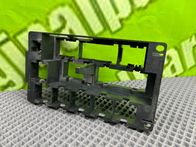 Кронштейн, 700 рублей, Калининград