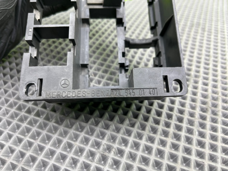 Кронштейн, 700 рублей, Калининград