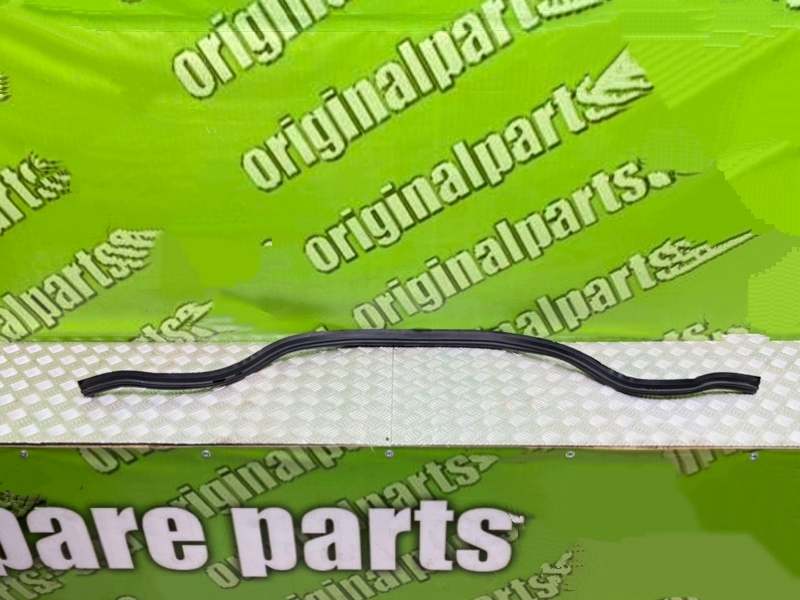 Уплотнительная резинка капота, 1000 рублей, Калининград