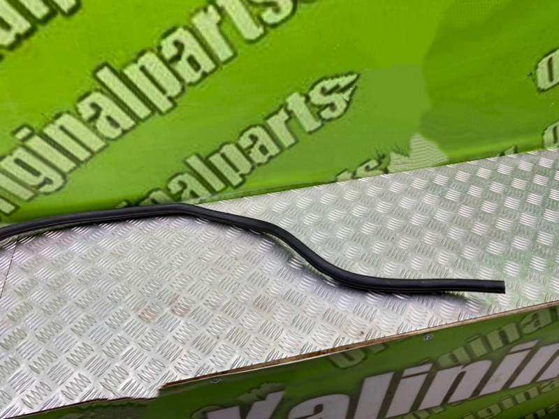 Уплотнительная резинка капота, 1000 рублей, Калининград