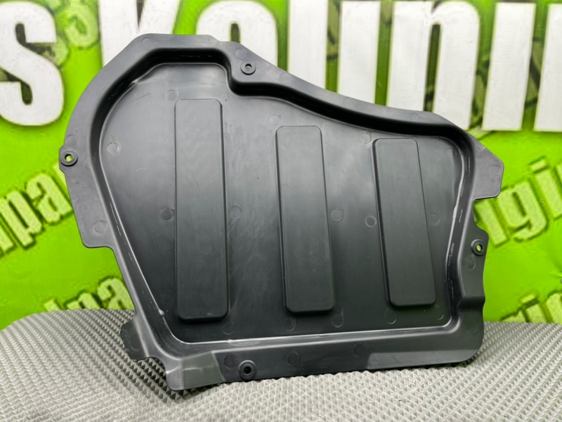 Накладка крыла, 1000 рублей, Калининград