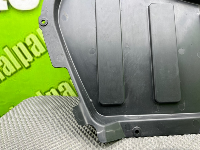 Накладка крыла, 1000 рублей, Калининград