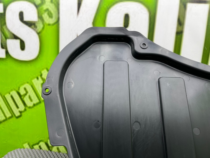 Накладка крыла, 1000 рублей, Калининград