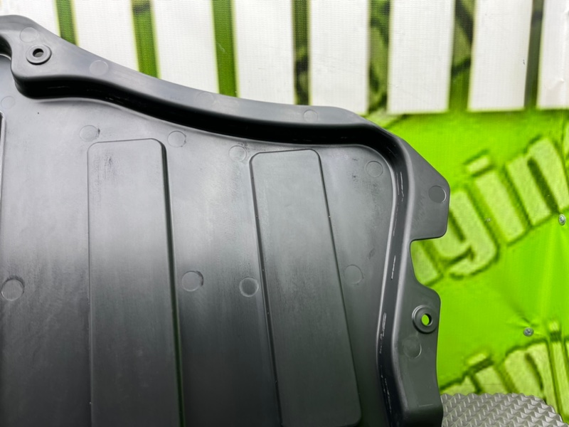 Накладка крыла, 1000 рублей, Калининград