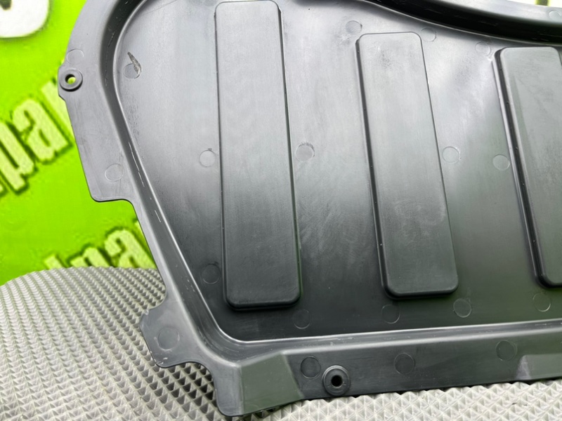 Накладка крыла, 1000 рублей, Калининград