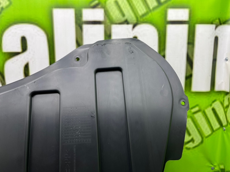 Накладка крыла, 1000 рублей, Калининград