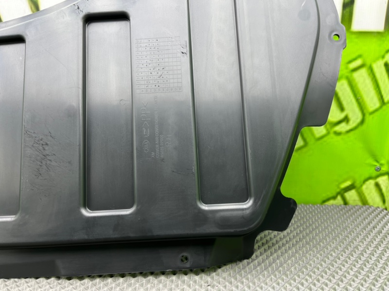 Накладка крыла, 1000 рублей, Калининград