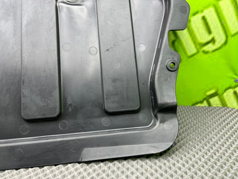 Накладка крыла, 1000 рублей, Калининград