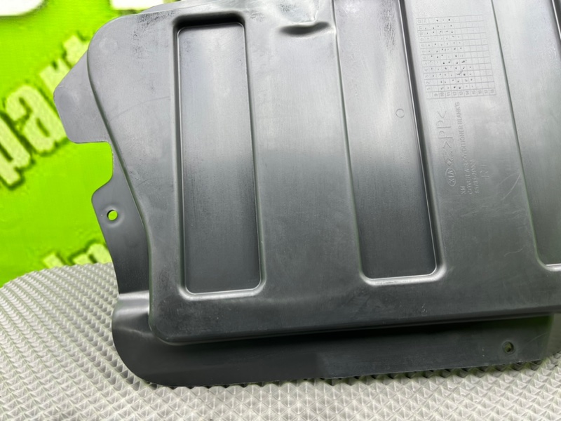 Накладка крыла, 1000 рублей, Калининград