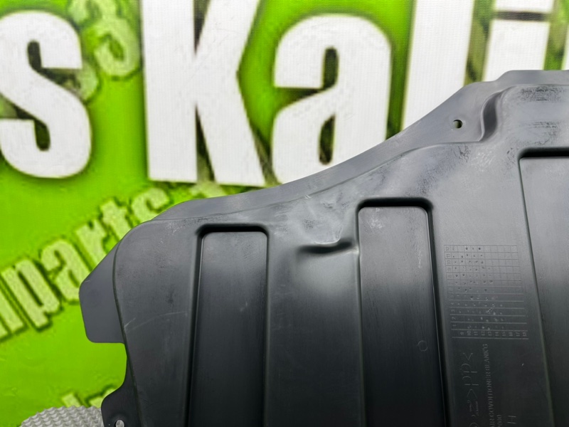 Накладка крыла, 1000 рублей, Калининград