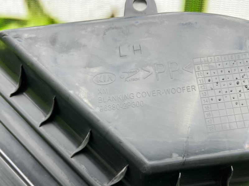 Накладка багажника, 1000 рублей, Калининград