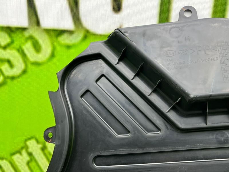 Накладка багажника, 1000 рублей, Калининград