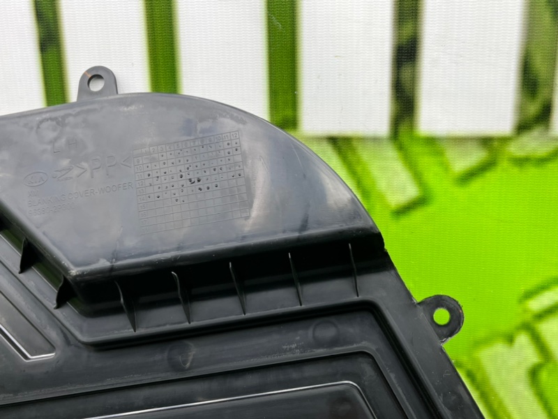 Накладка багажника, 1000 рублей, Калининград