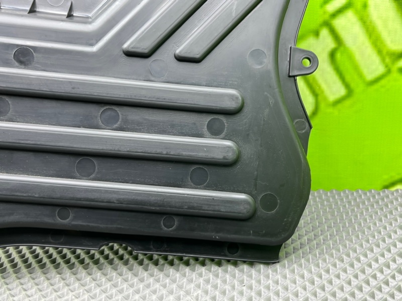 Накладка багажника, 1000 рублей, Калининград