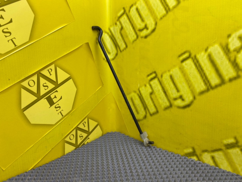 Упор капота, 1100 рублей, Калининград