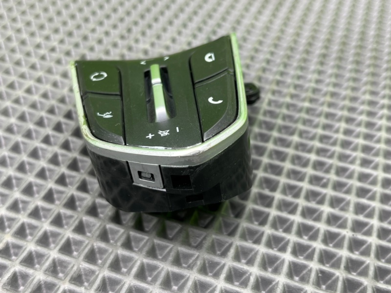 Кнопки руля, 3900 рублей, Калининград