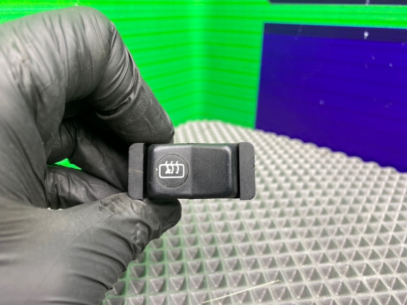 Кнопка обогрева заднего стекла, 600 рублей, Калининград