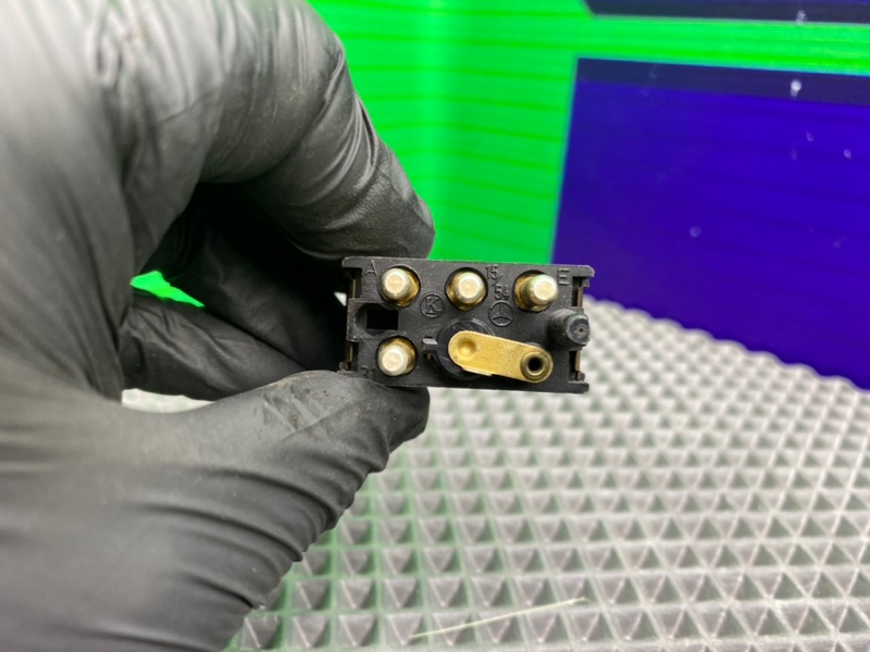 Кнопка обогрева заднего стекла, 600 рублей, Калининград