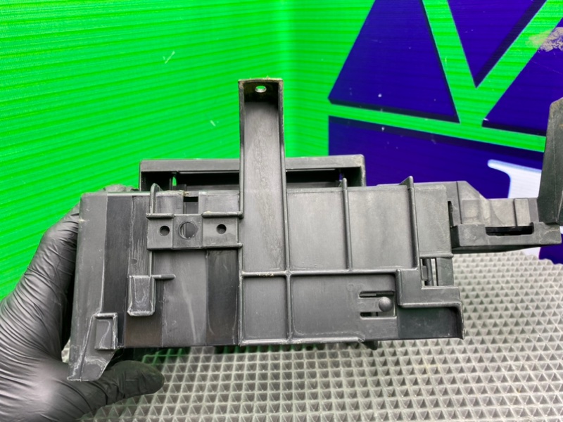 Кронштейн, 600 рублей, Калининград