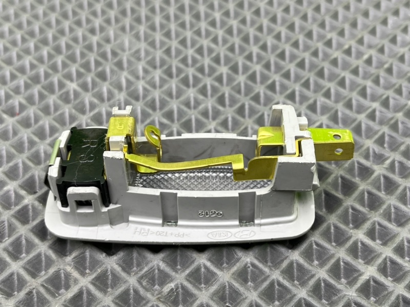 Плафон подсветки салона, 1000 рублей, Калининград