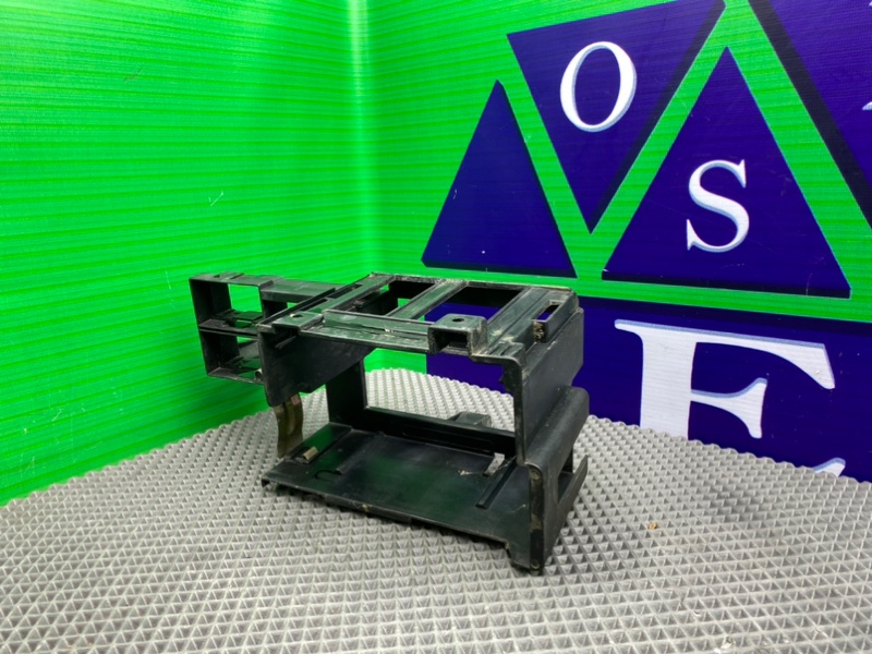 Кронштейн, 600 рублей, Калининград