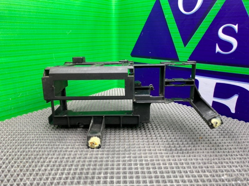 Кронштейн, 600 рублей, Калининград