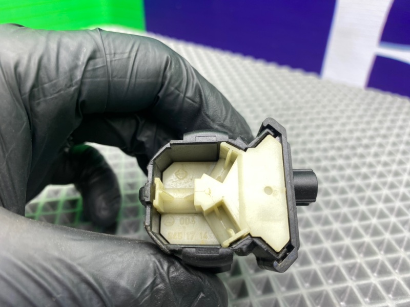 Кнопка кикдауна, 1200 рублей, Калининград