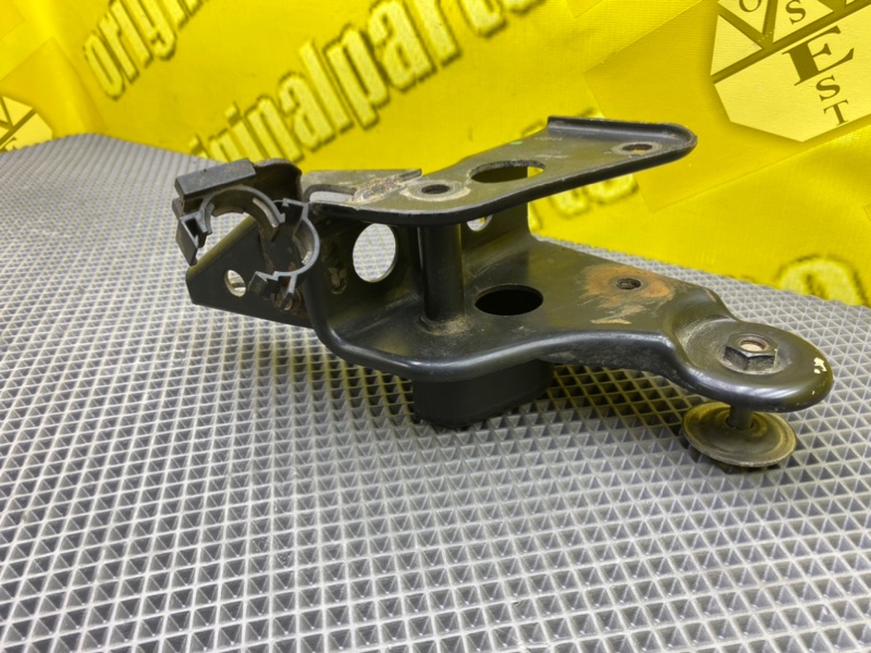 Кронштейн, 1100 рублей, Калининград