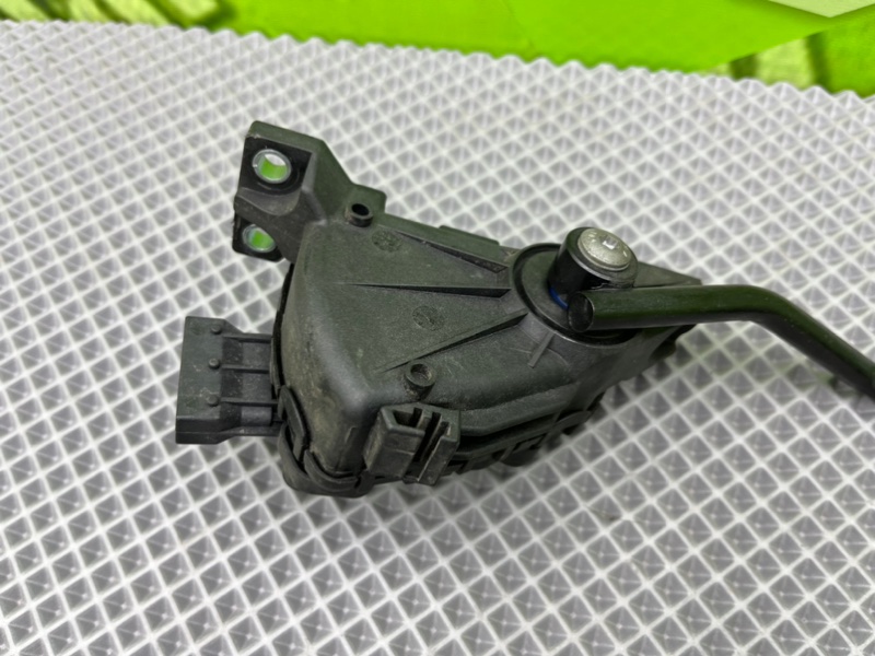 Педаль газа, 1900 рублей, Калининград