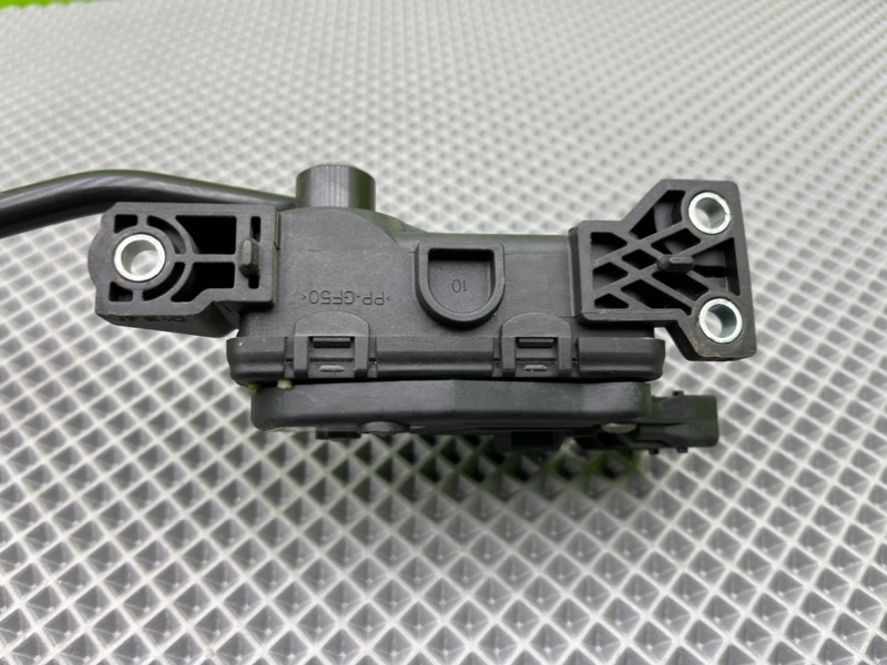 Педаль газа, 1900 рублей, Калининград