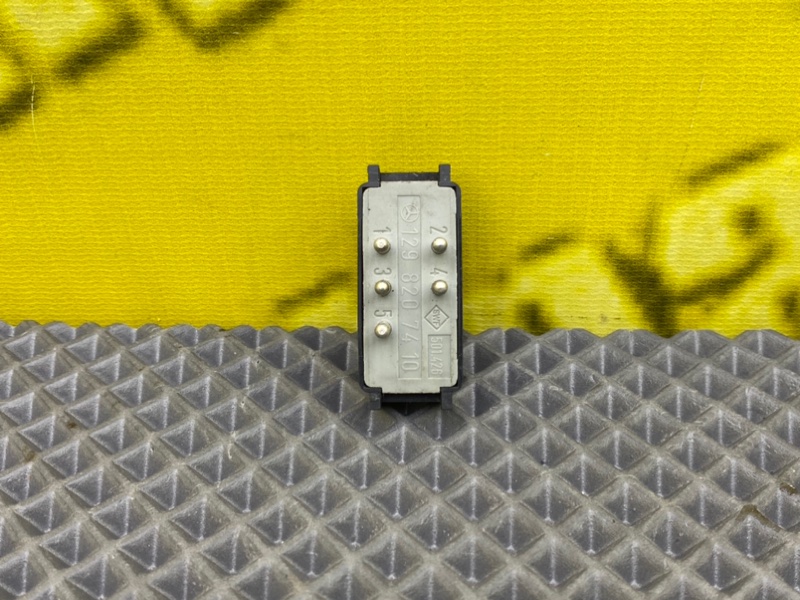 Кнопка обогрева заднего стекла, 600 рублей, Калининград