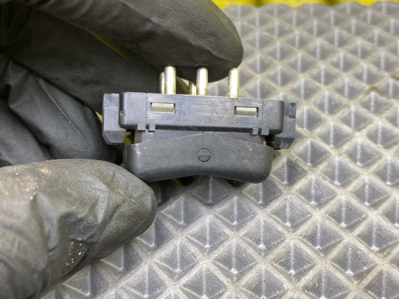 Кнопка обогрева заднего стекла, 600 рублей, Калининград