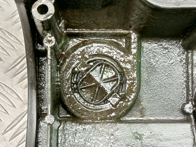 Крышка клапанов, 2000 рублей, Калининград