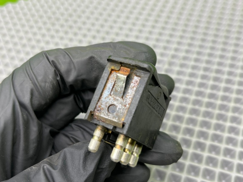 Кнопка обогрева заднего стекла, 700 рублей, Калининград