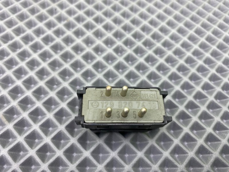 Кнопка обогрева заднего стекла, 700 рублей, Калининград