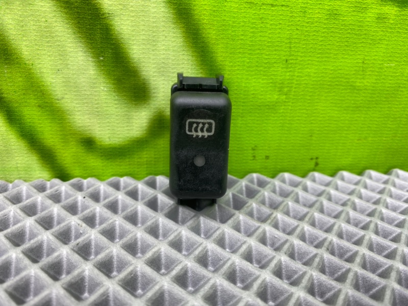 Кнопка обогрева заднего стекла, 600 рублей, Калининград