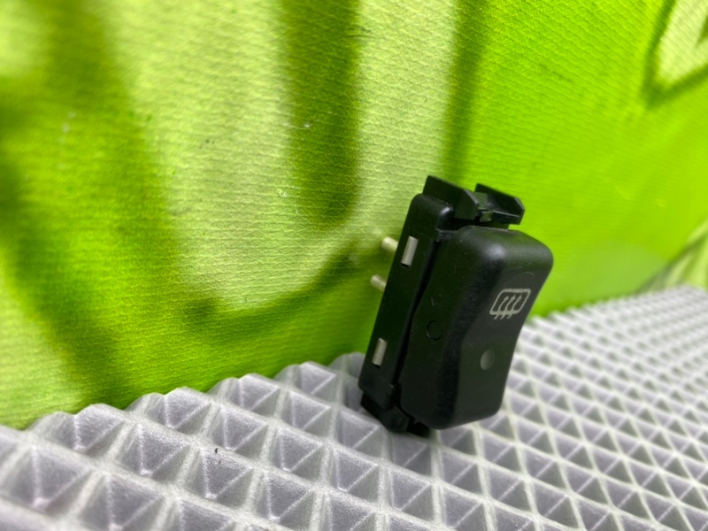 Кнопка обогрева заднего стекла, 600 рублей, Калининград